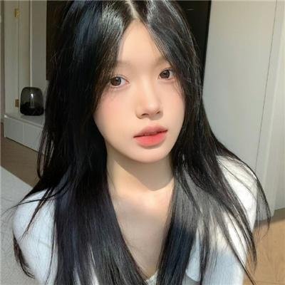 蓝色嘴巴的脸